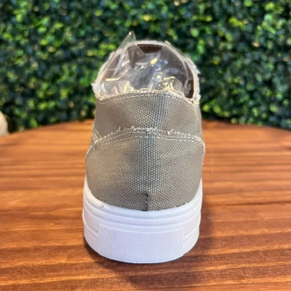 NEW Olive Green Elastic Lace Women’s Shoes- Size 8 - Picture 6 of 11